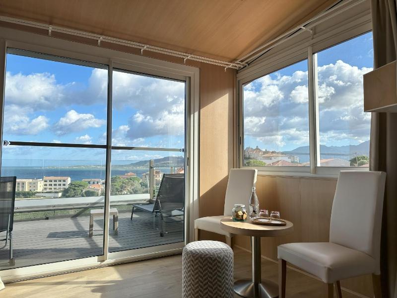 L+ sup • Double or Twin Room - Terrace with Sea View image 3