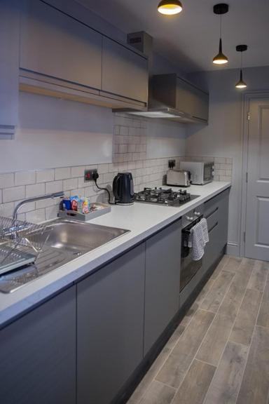 One-Bedroom Apartment image 1