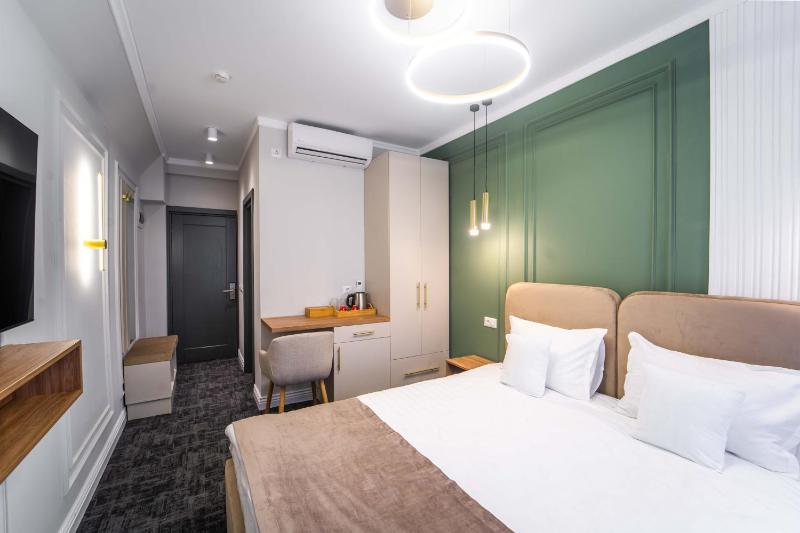 Superior Double Room image 4