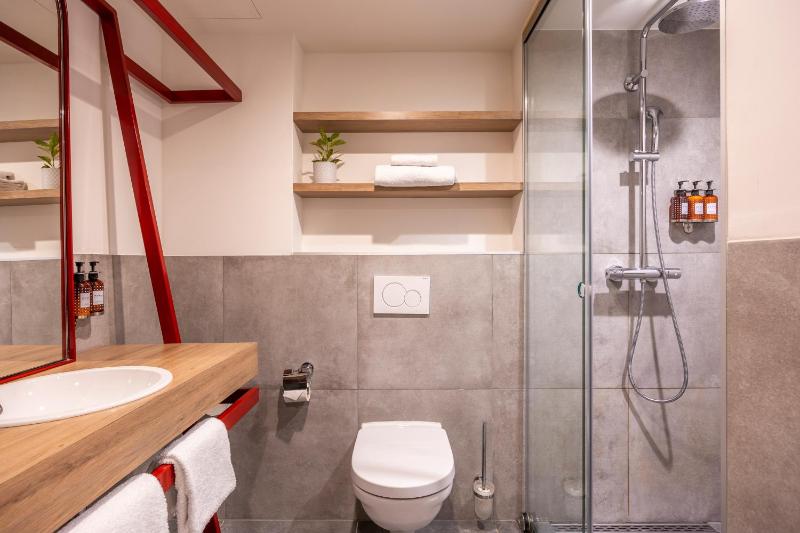 Standard Double Room image 1