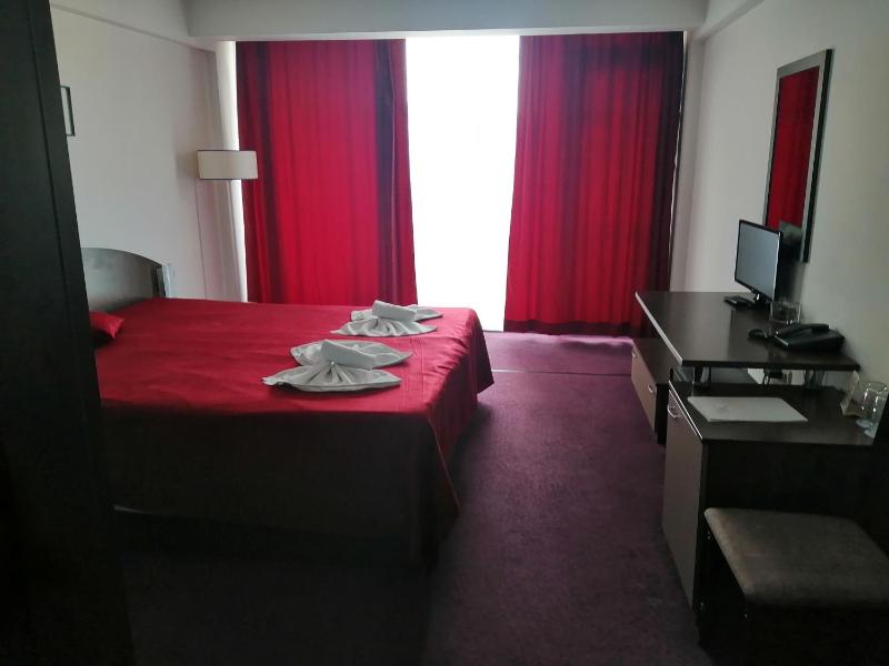 Standard Double Room image 2
