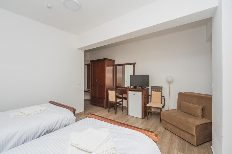 Double or Twin Room with Balcony image 3