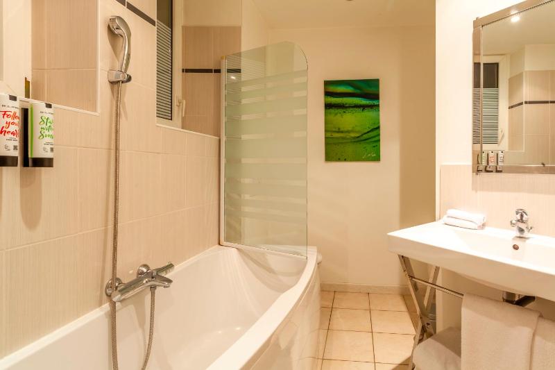 Executive Double Room image 3