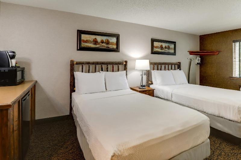 Deluxe Double Room with Two Double Beds image 3