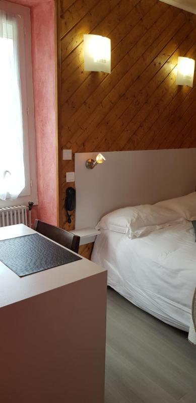 Double Room for Single Use image 4