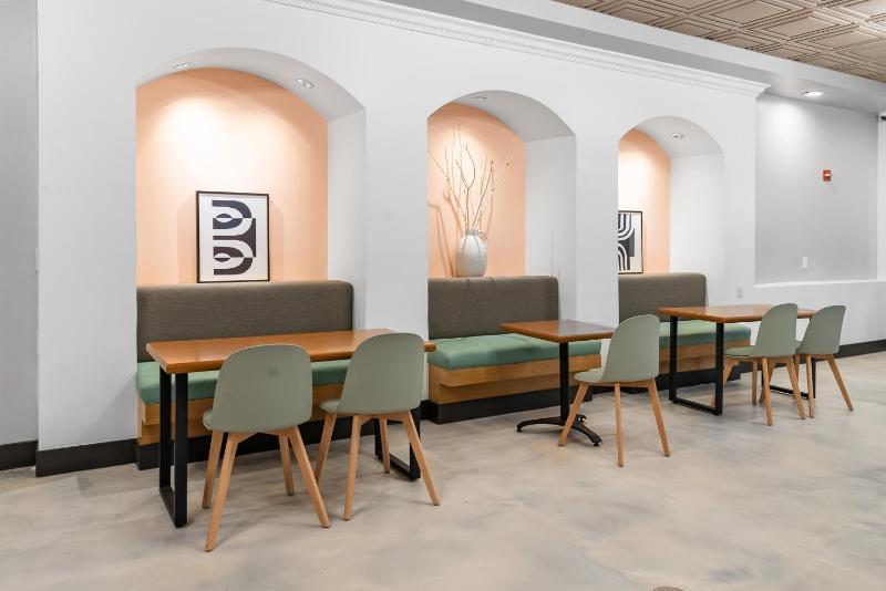 The Live Hotel - image 8
