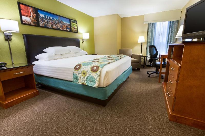 Drury Inn & Suites Houston Galleria - image 14