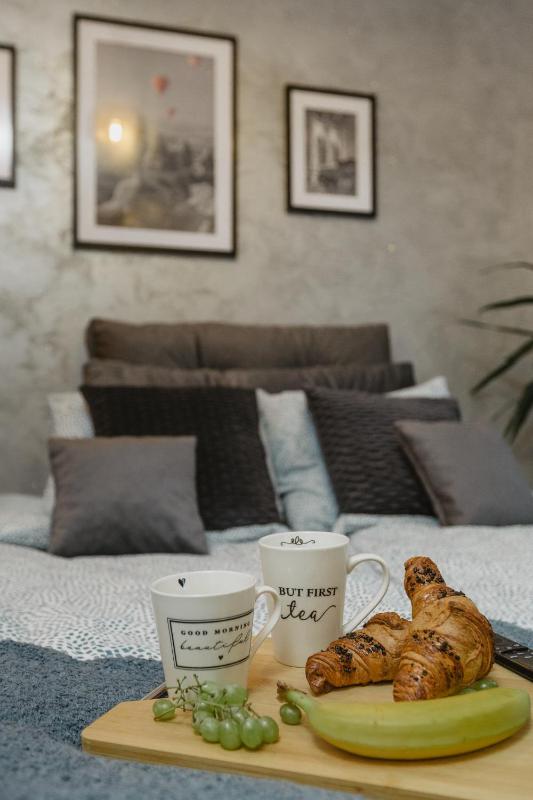 F210 Apartament FOXTROT Images