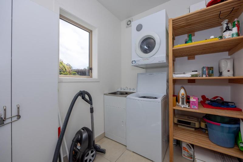 Meadowstone Villa | Cosy with Gas Fireplace & BBQ - image 22
