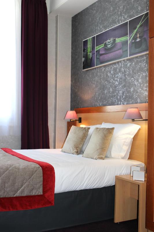 Standard Double Room image 2