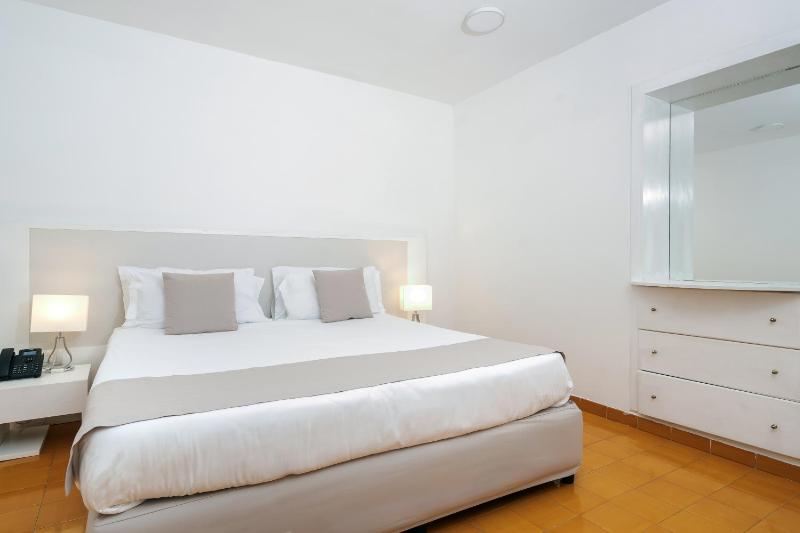 Apartment with Sea View image 4
