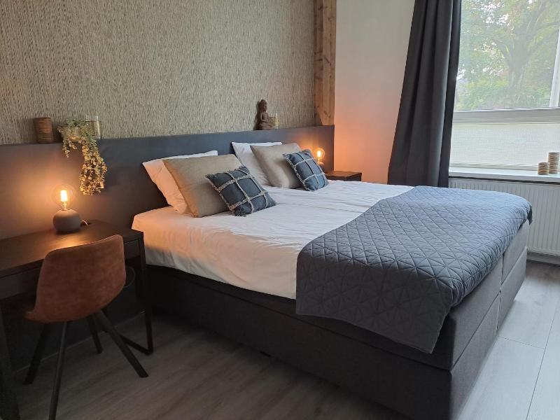 Deluxe Room image 4