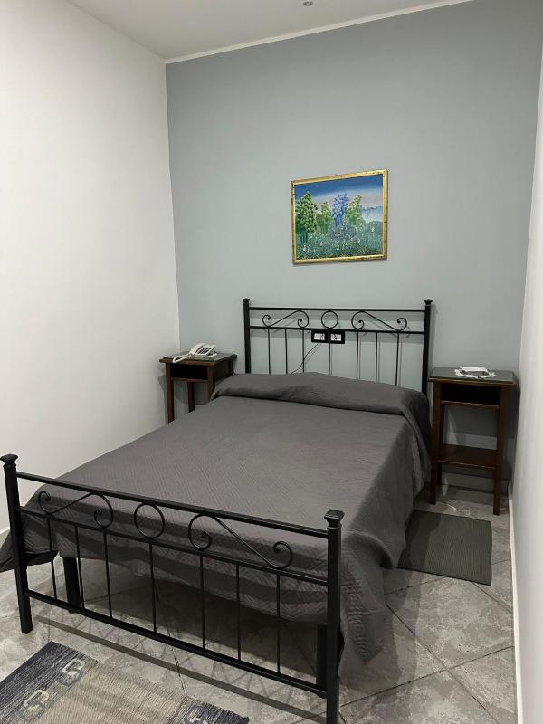 Classic Single Room with Shower image 3