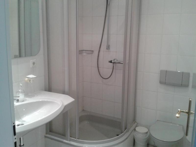 Standard Double or Twin Room image 2