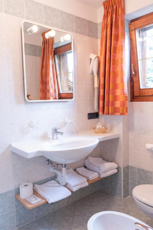 Standard Single Room image 2
