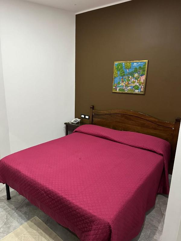 Classic Single Room with Shower image 2