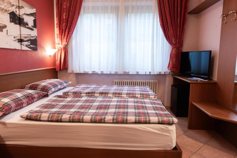 Standard Single Room image 4