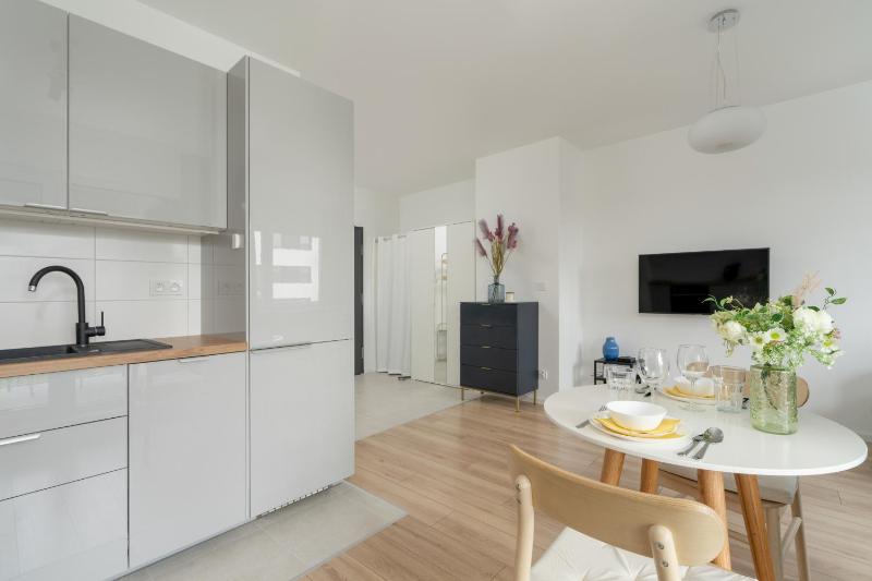 Barańczaka Cozy Studio with Parking in Poznań by Noclegi Renters - image 16