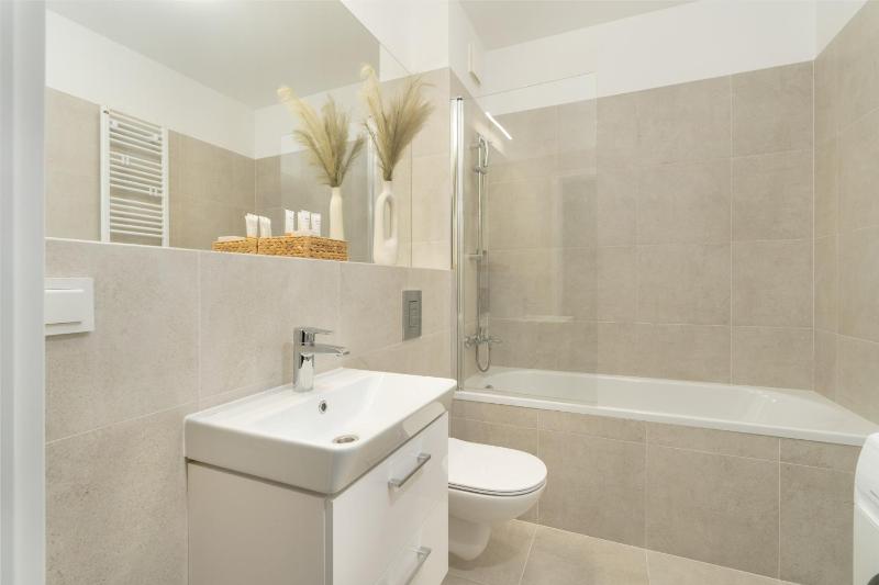 Barańczaka Cozy Studio with Parking in Poznań by Noclegi Renters - image 6