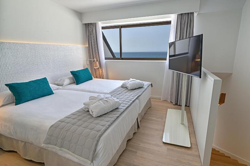 Suite Duplex Premium with Sea View image 1