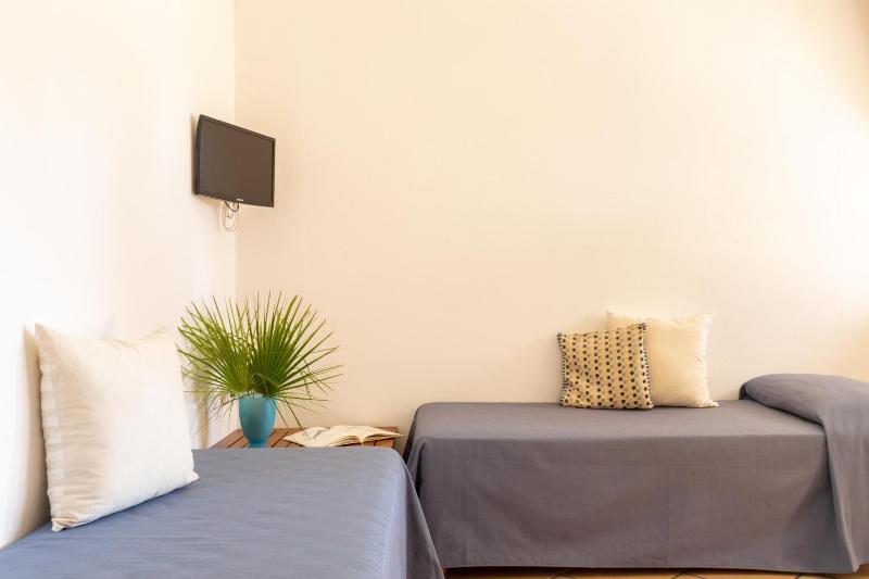 Superior One-Bedroom Cottage (4 Adults) image 4
