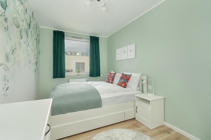 Apartment with 2 Bedrooms and FREE GARAGE Poznań by Noclegi Renters - image 20