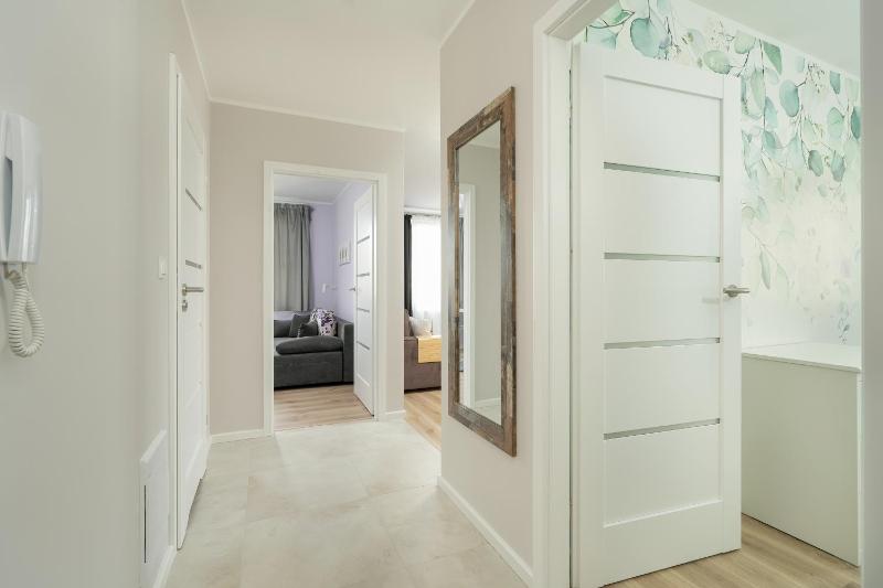 Apartment with 2 Bedrooms and FREE GARAGE Poznań by Noclegi Renters - image 6