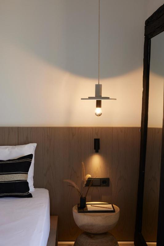 Junior Suite with Pool View image 4