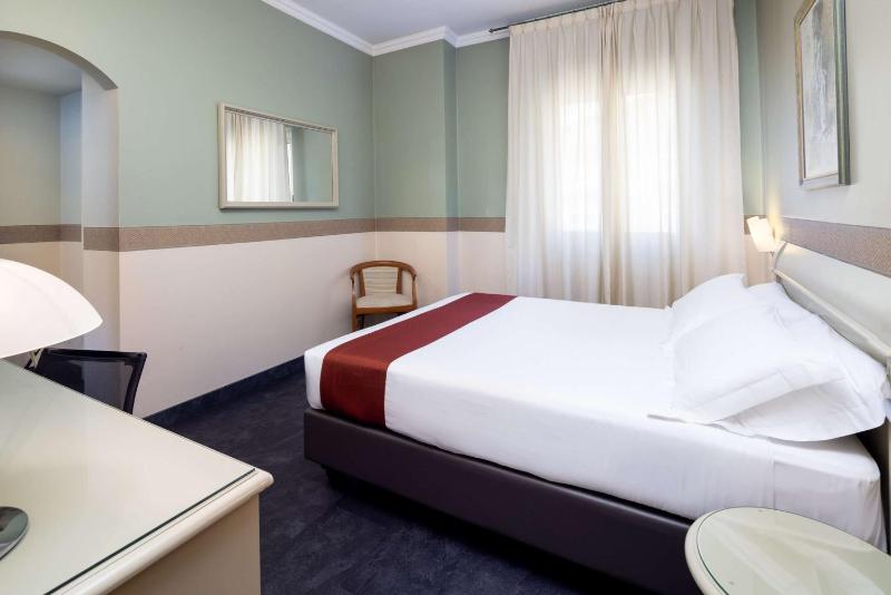 Standard Double Room image 4