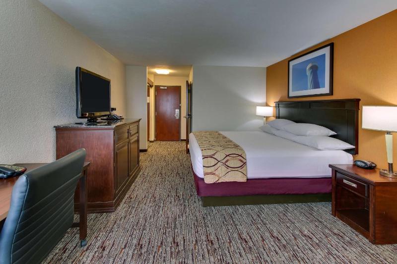 Deluxe King Room image 3
