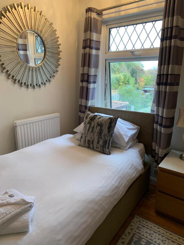 Single Room image 1