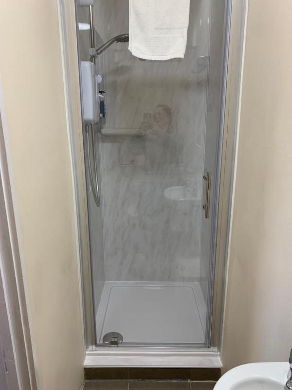 Single Room image 3