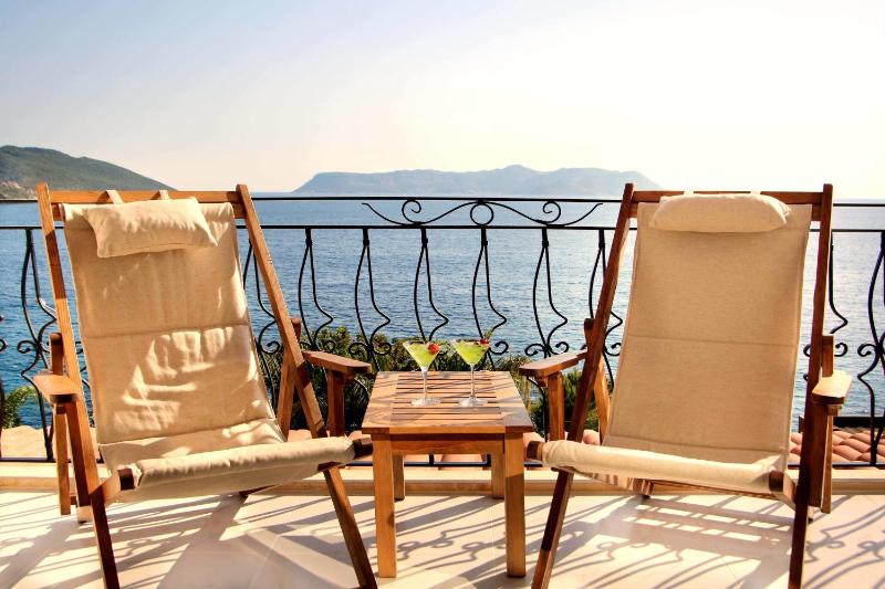 Standard Double Room with Sea View image 2