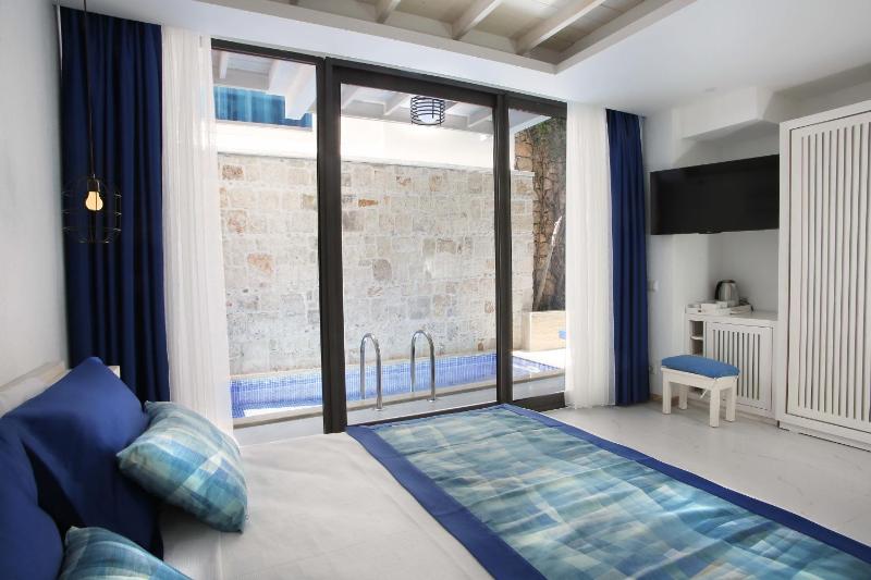 Nur Beach Hotel - image 5