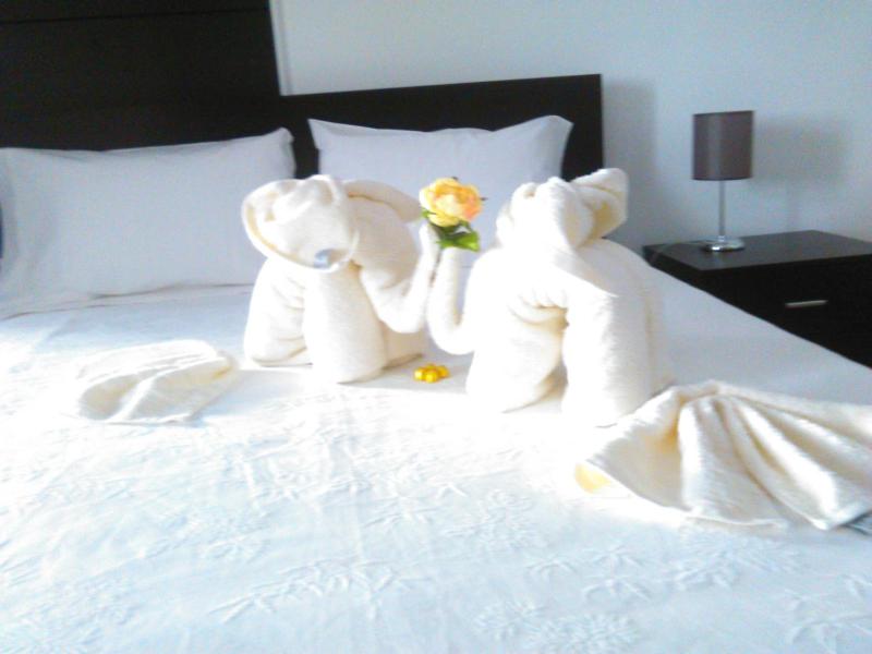 Large Double Room image 3