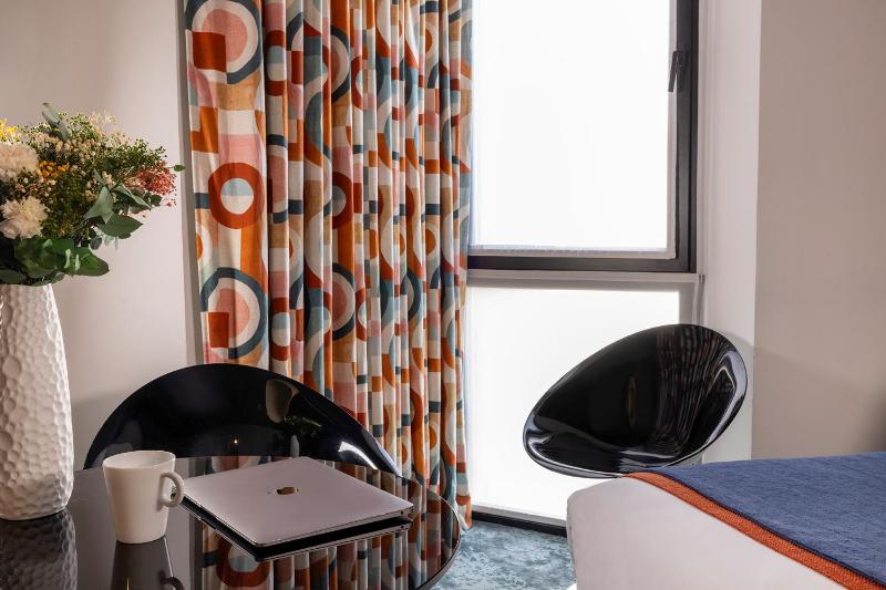 Premium Double/Twin Room image 3