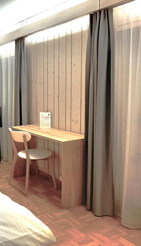 Twin Room image 2