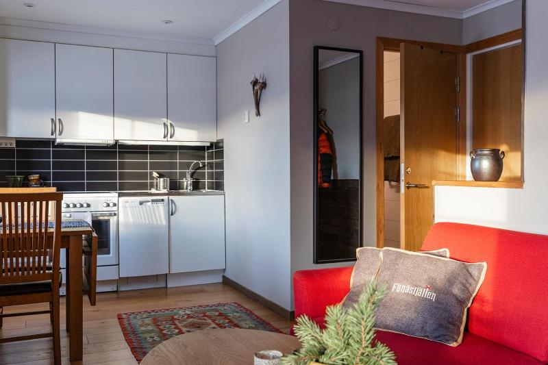 Double Room with Lake View image 4