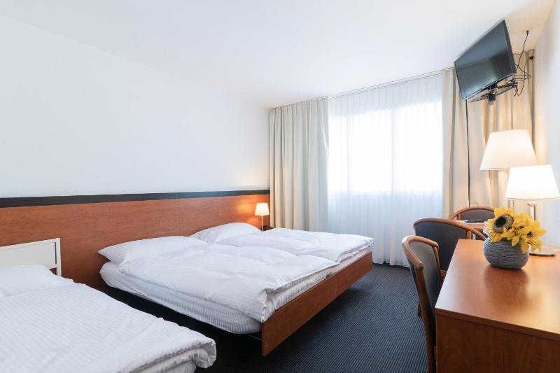 Triple Room image 4