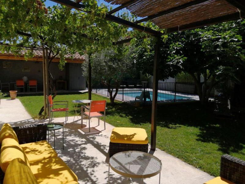 Beautiful vacation rental with private pool in the heart of the city of Avignon sleeps 8. - image 11