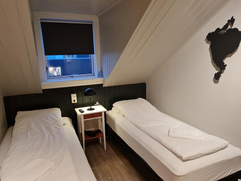 Small Twin Room with Shared Bathroom image 3