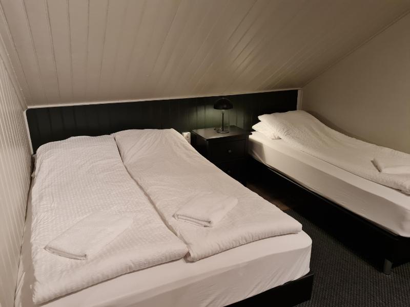Triple Room with Shared Bathroom image 1