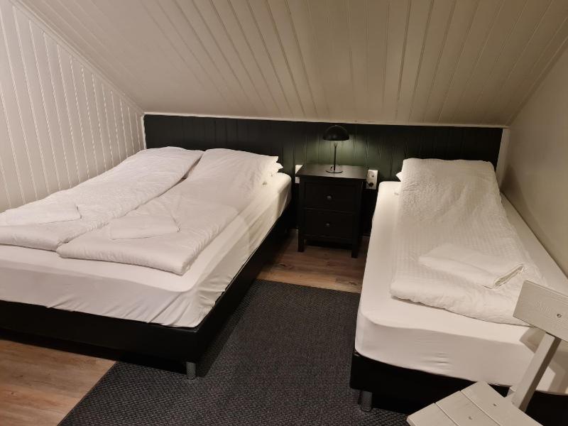 Triple Room with Shared Bathroom image 4