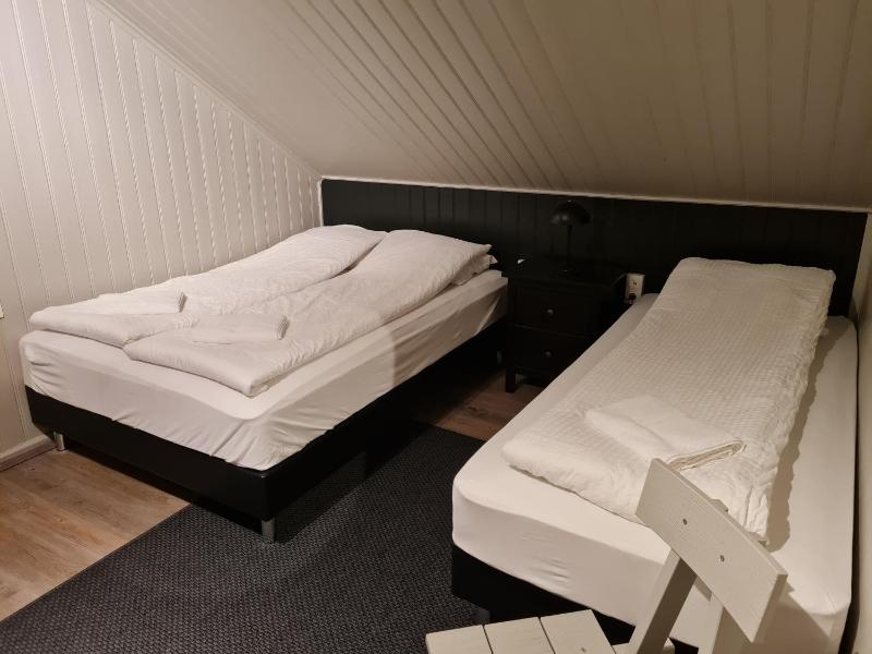 Triple Room with Shared Bathroom image 3