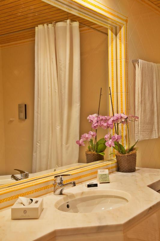 One-Bedroom Apartment - Ground Floor image 3