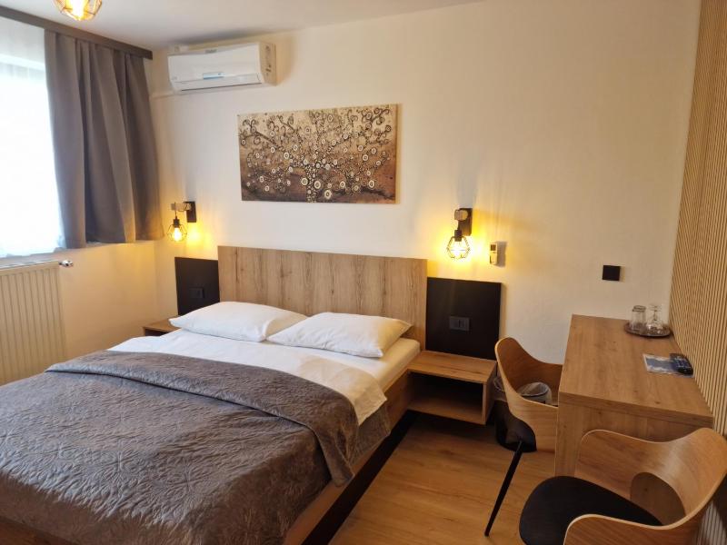 Double Room image 2