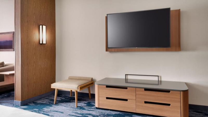 Executive Queen Room with Two Queen Beds and Sofa Bed image 1