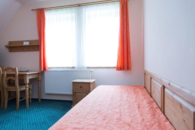 Triple Room image 2