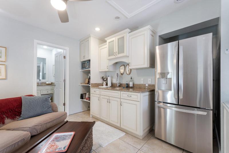 An Island Getaway at Palm Tree Villas - image 32