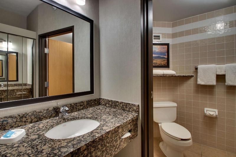 King Room image 3